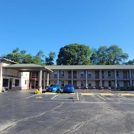 First Western Inn Caseyville Екстериор снимка