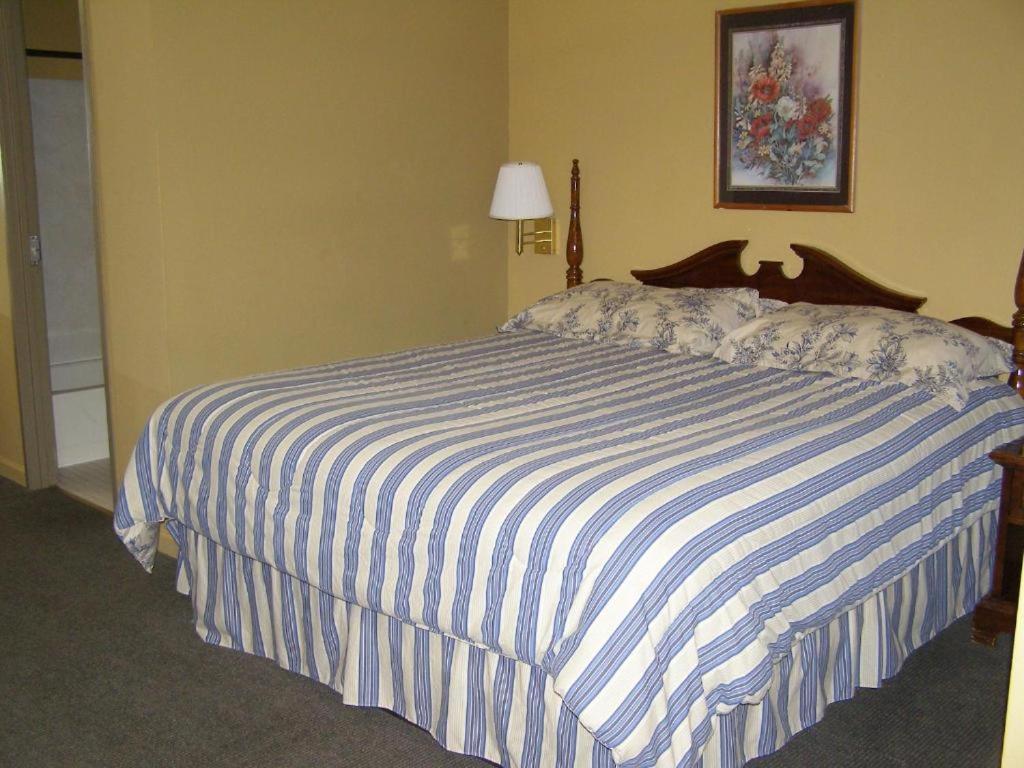 First Western Inn Caseyville Екстериор снимка