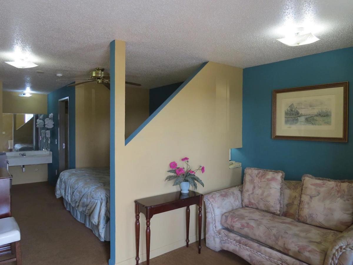 First Western Inn Caseyville Екстериор снимка