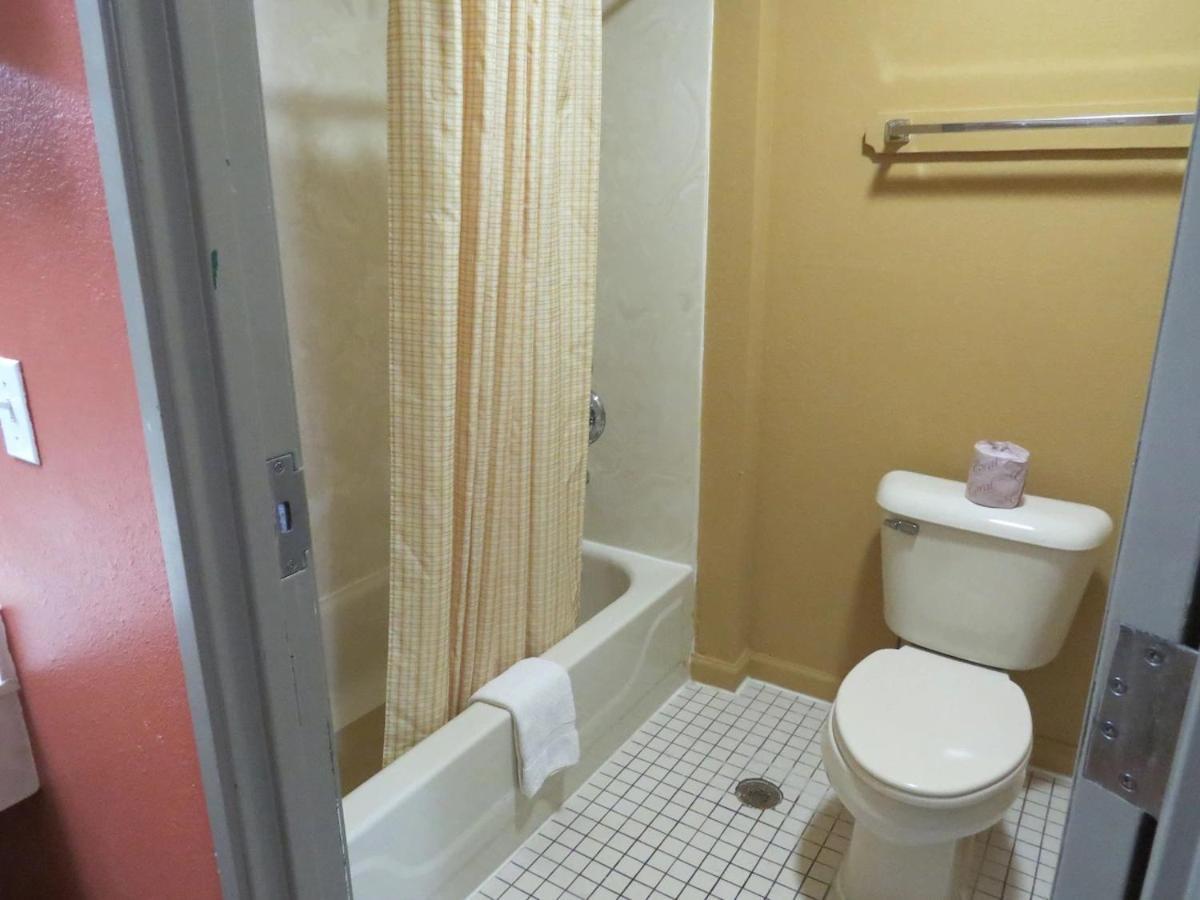 First Western Inn Caseyville Екстериор снимка