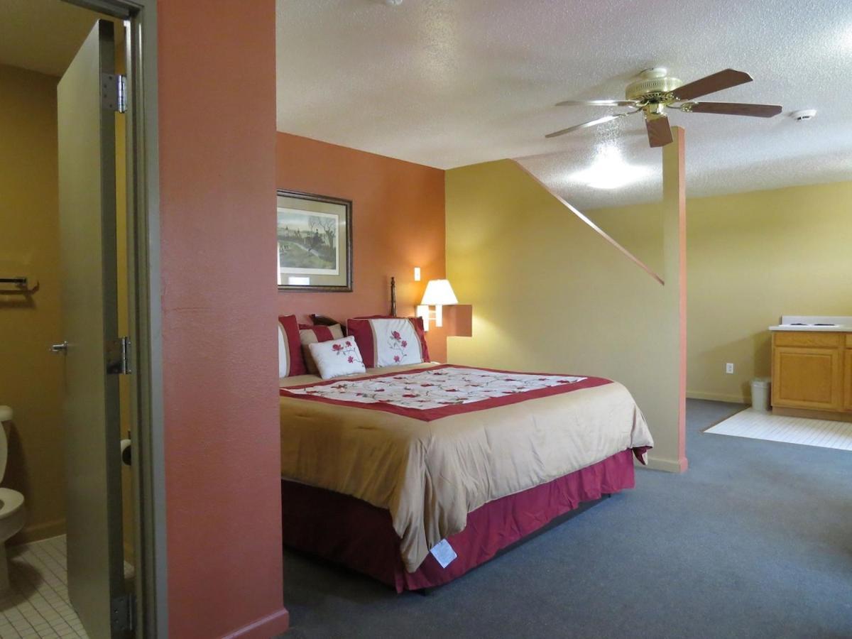 First Western Inn Caseyville Екстериор снимка